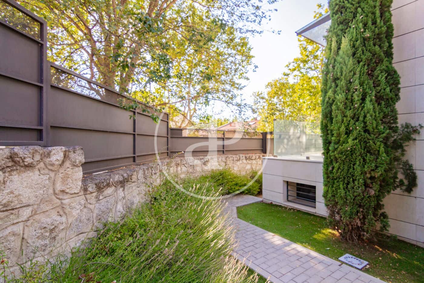 6 bedroom Villa for sale in Madrid city with pool - € 2,550,000 (Ref: 9232912)