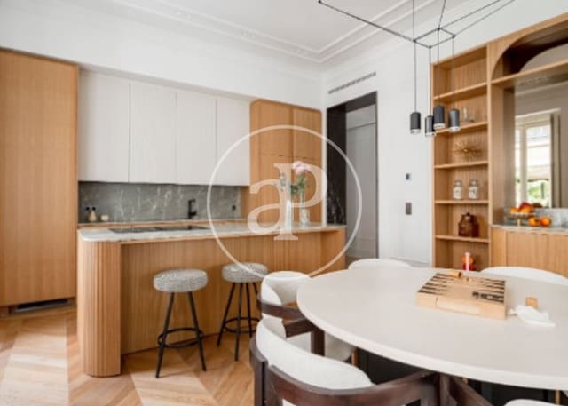 Apartamento de 3 habitaciones en Justicia, Madrid ciudad en venta - 3.800.000 € (Ref: 9236895)