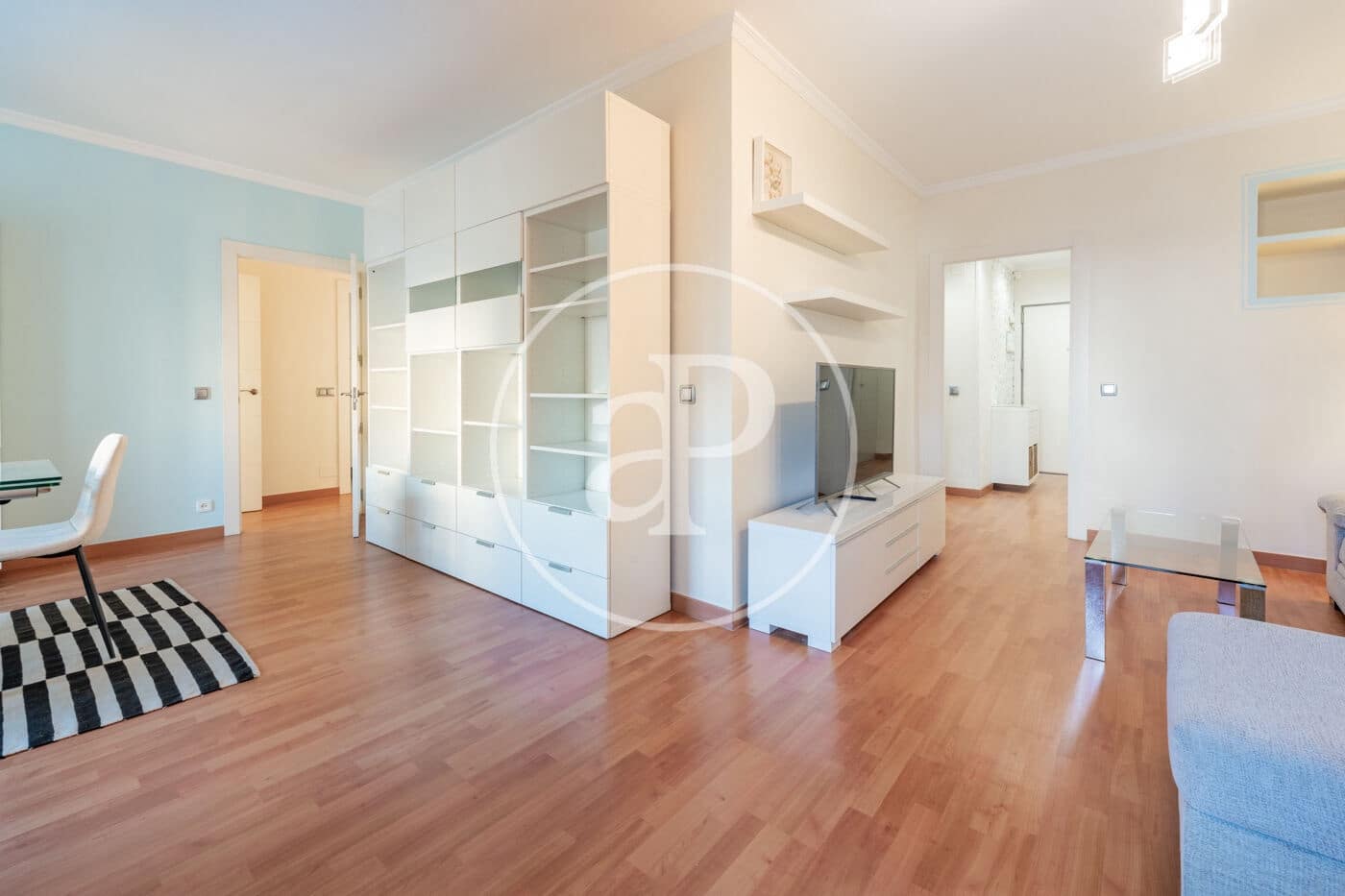2 bedroom Apartment for rent in Madrid city with garage - € 2,100 (Ref: 9236897)