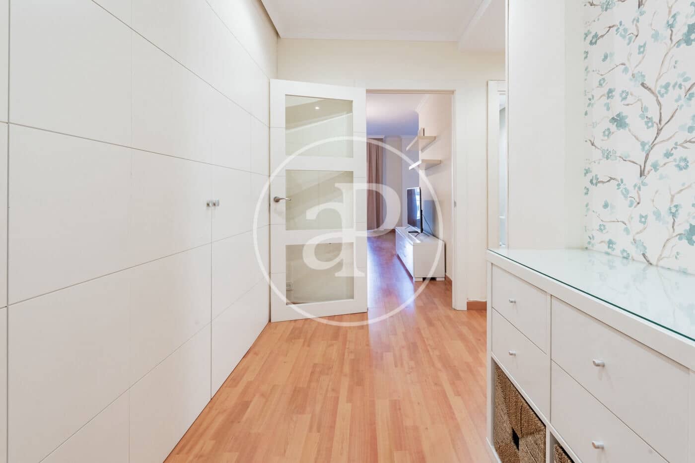 2 bedroom Apartment for rent in Madrid city with garage - € 2,100 (Ref: 9236897)