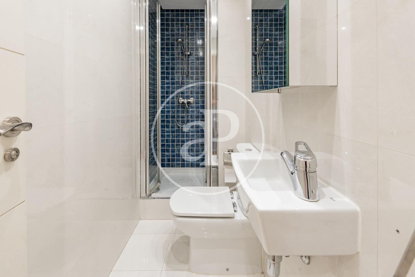 2 bedroom Apartment for rent in Madrid city with garage - € 2,100 (Ref: 9236897)