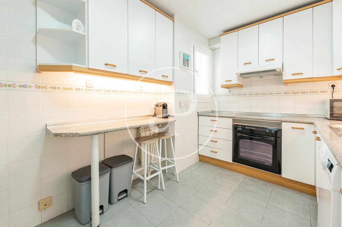 2 bedroom Apartment for rent in Madrid city with garage - € 2,100 (Ref: 9236897)