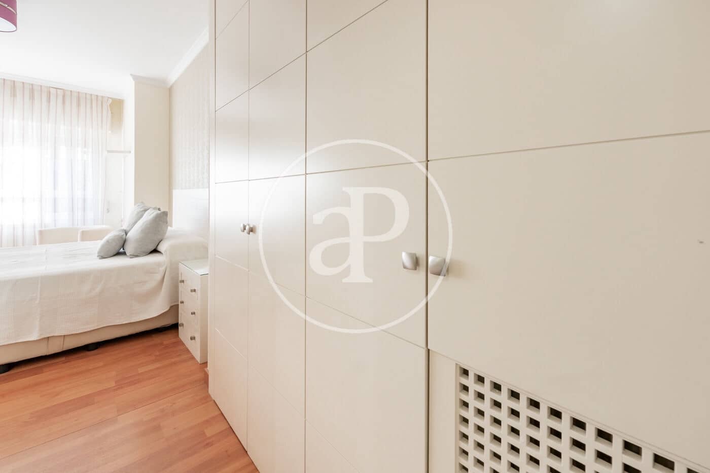 2 bedroom Apartment for rent in Madrid city with garage - € 2,100 (Ref: 9236897)