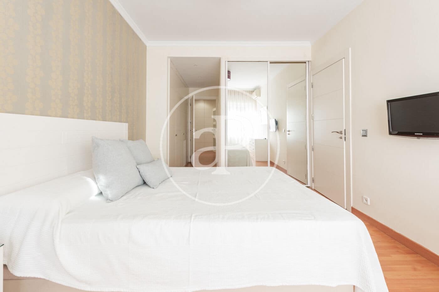 2 bedroom Apartment for rent in Madrid city with garage - € 2,100 (Ref: 9236897)