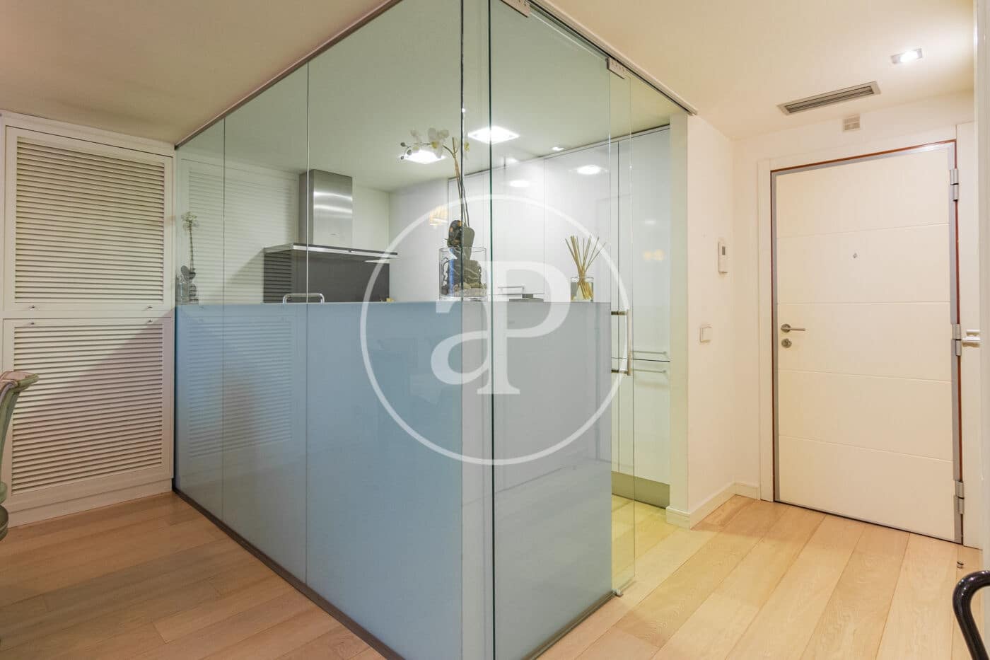 1 soverom Leilighet til leie i Madrid by med garasje - € 3 700 (Ref: 9236898)