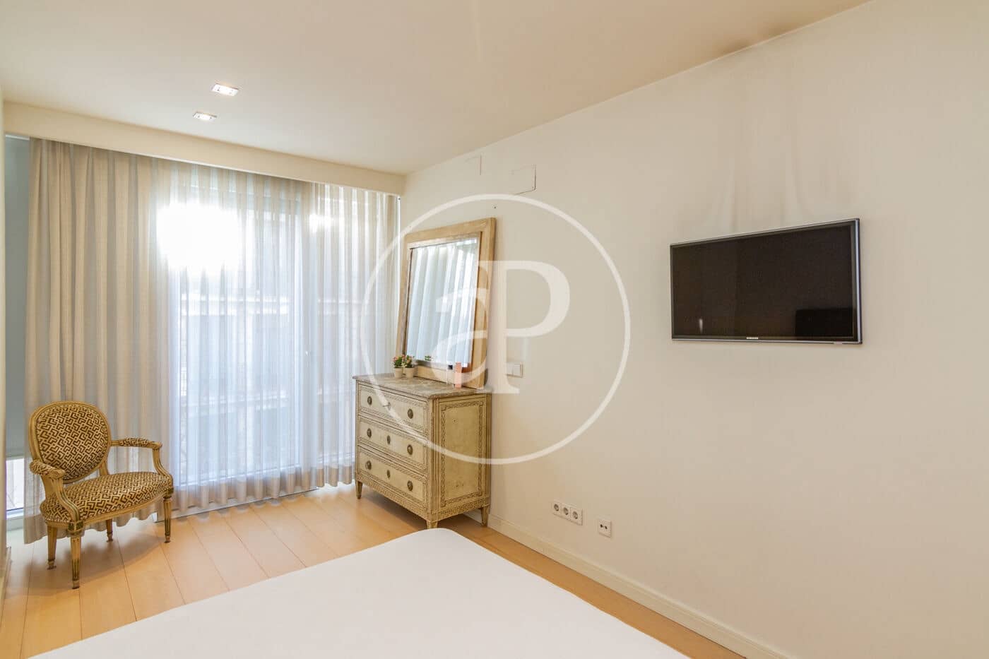 1 soverom Leilighet til leie i Madrid by med garasje - € 3 700 (Ref: 9236898)
