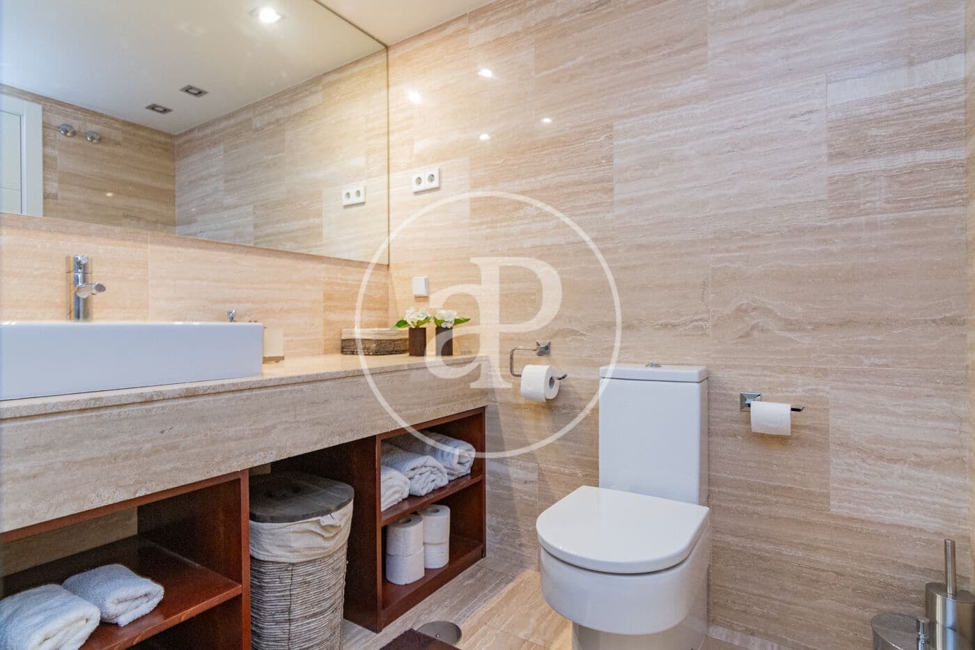 1 soverom Leilighet til leie i Madrid by med garasje - € 3 700 (Ref: 9236898)