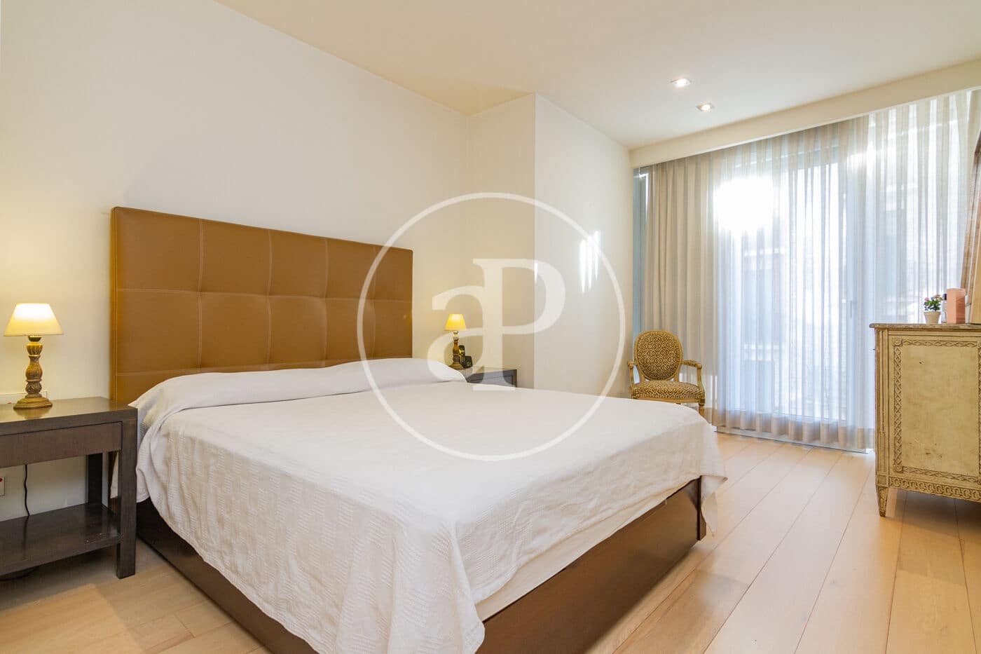 1 soverom Leilighet til leie i Madrid by med garasje - € 3 700 (Ref: 9236898)