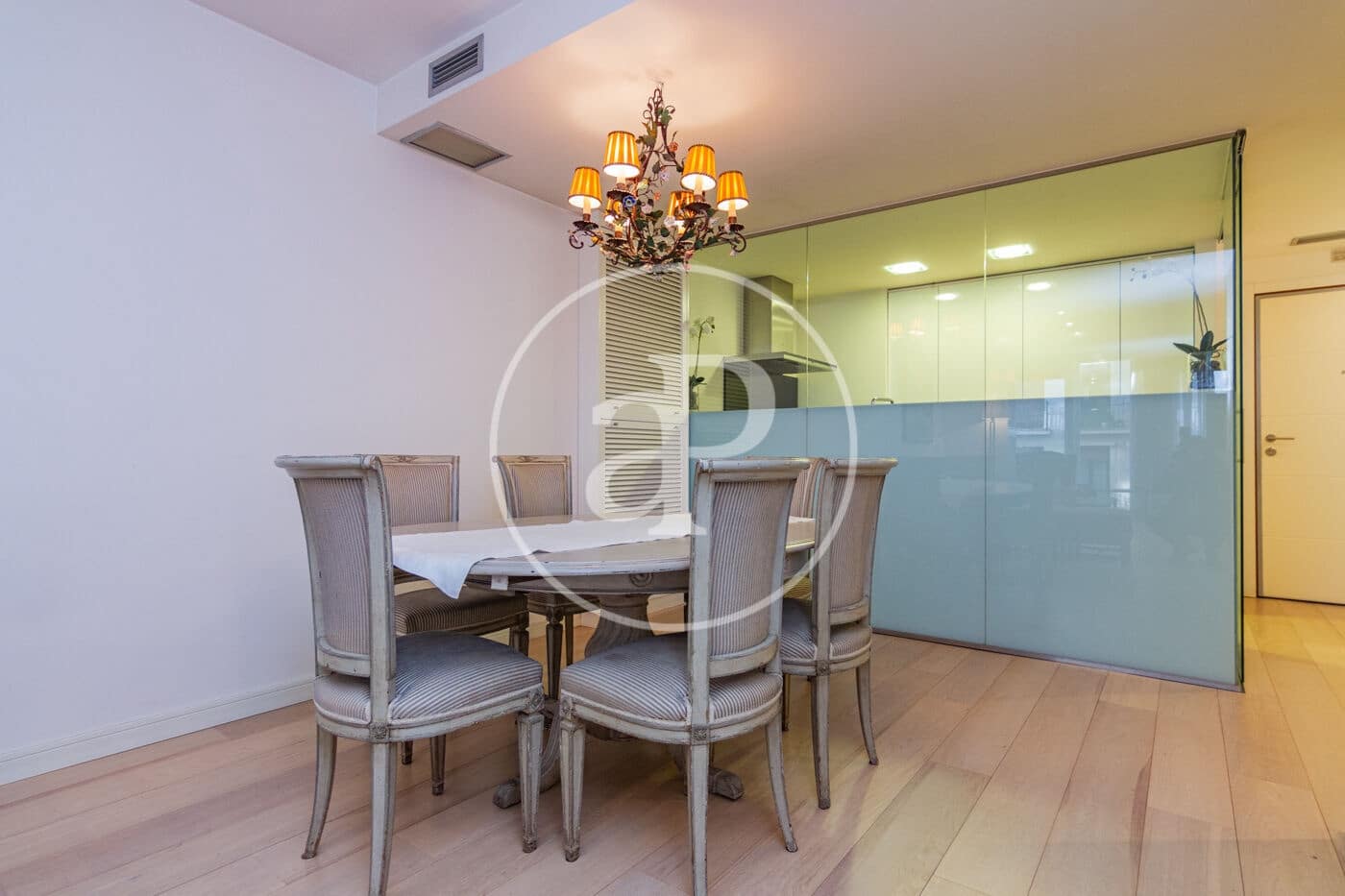 1 soverom Leilighet til leie i Madrid by med garasje - € 3 700 (Ref: 9236898)
