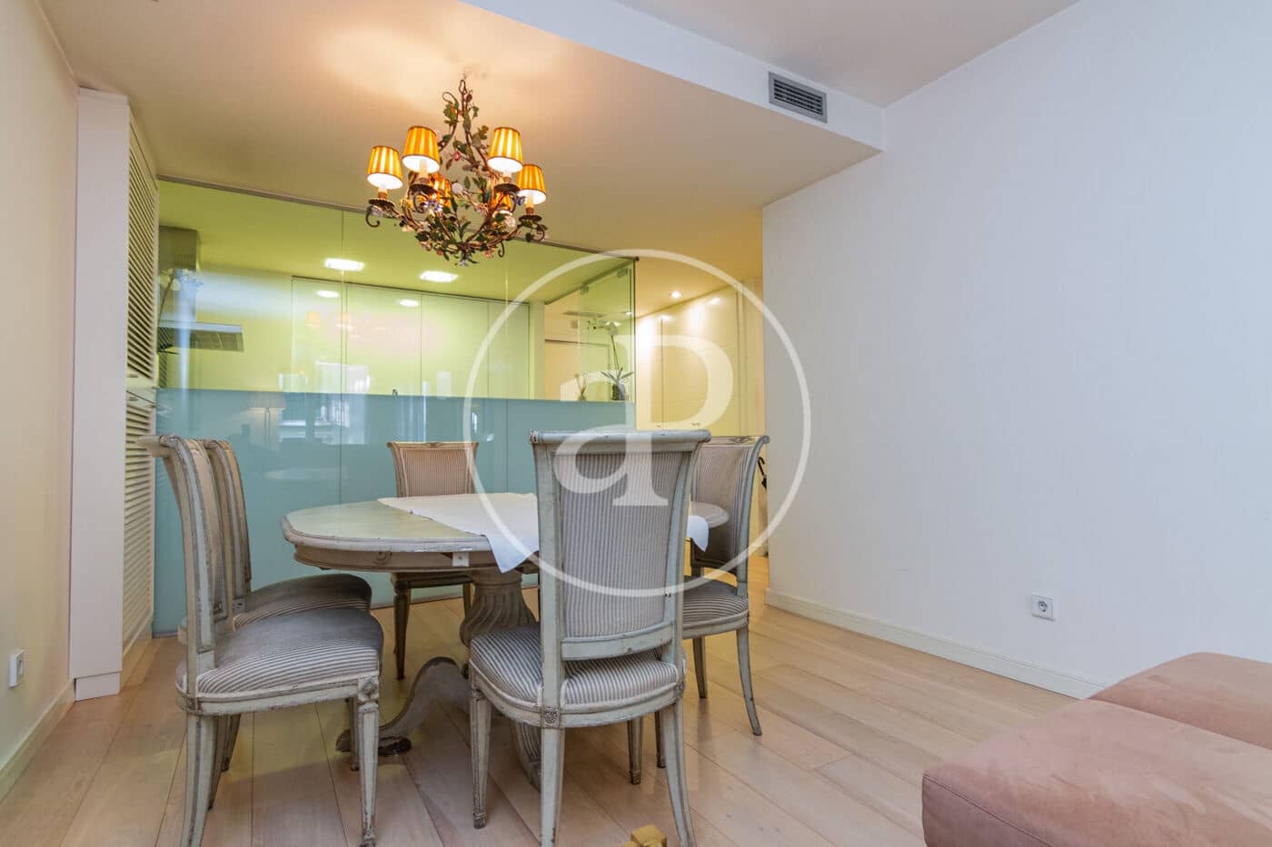 1 soverom Leilighet til leie i Madrid by med garasje - € 3 700 (Ref: 9236898)