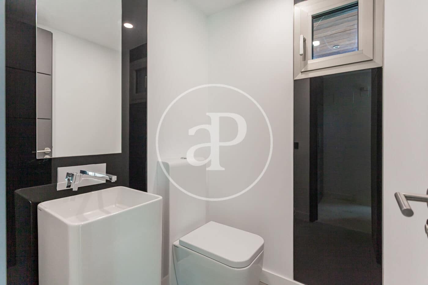 4 soverom Villa til salgs i Madrid by med svømmebasseng - € 2 190 000 (Ref: 9240417)