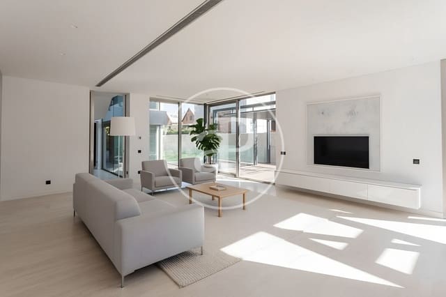 4 bedroom Villa for sale in Aravaca, Madrid city with pool - € 2,190,000 (Ref: 9240417)