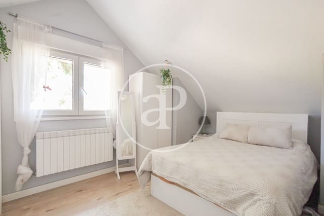 6 bedroom Villa for sale in Las Rozas de Madrid with pool - € 1,250,000 (Ref: 9240422)