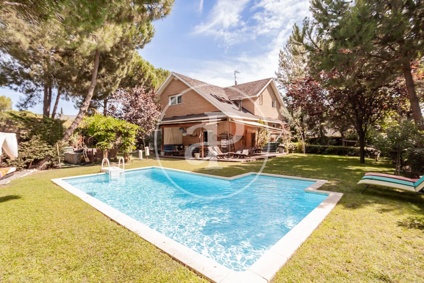 6 soverom Villa til salgs i Las Rozas de Madrid med svømmebasseng - € 1 250 000 (Ref: 9240422)