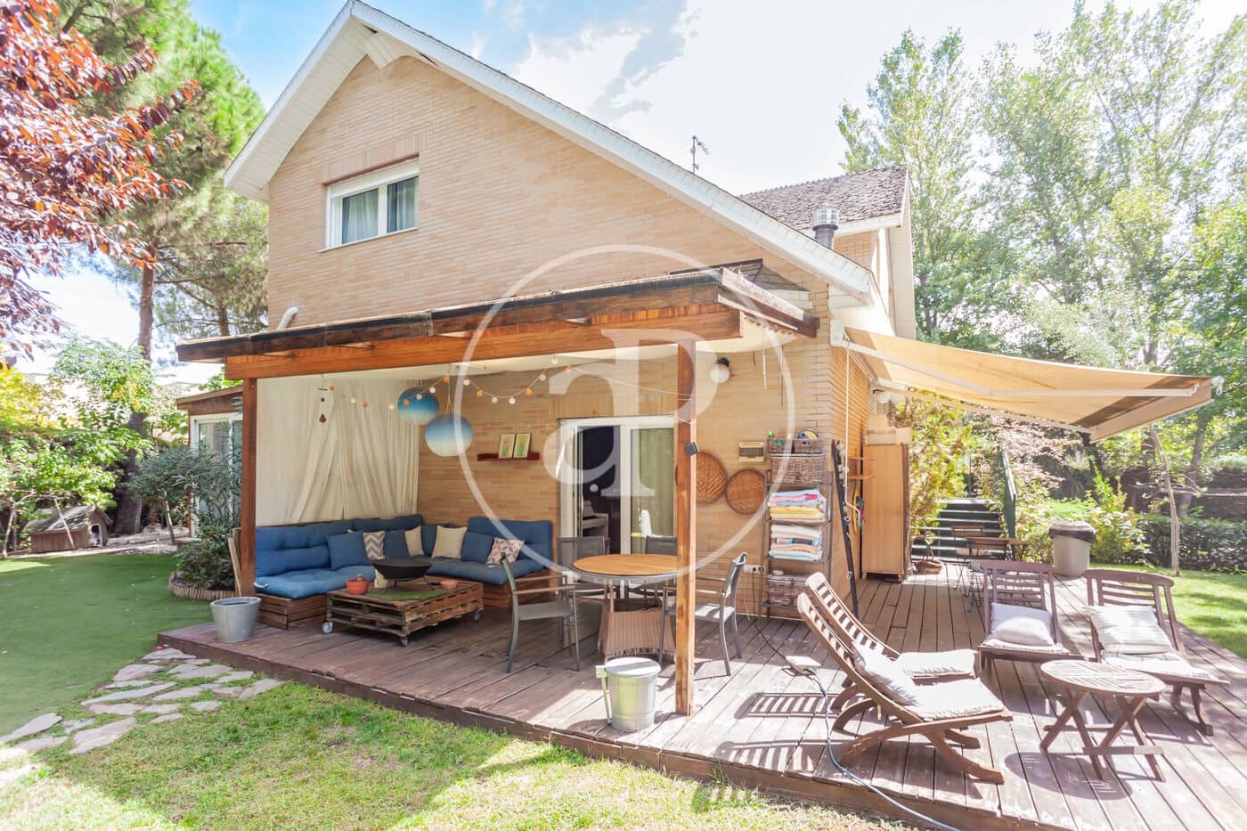 6 soverom Villa til salgs i Las Rozas de Madrid med svømmebasseng - € 1 250 000 (Ref: 9240422)