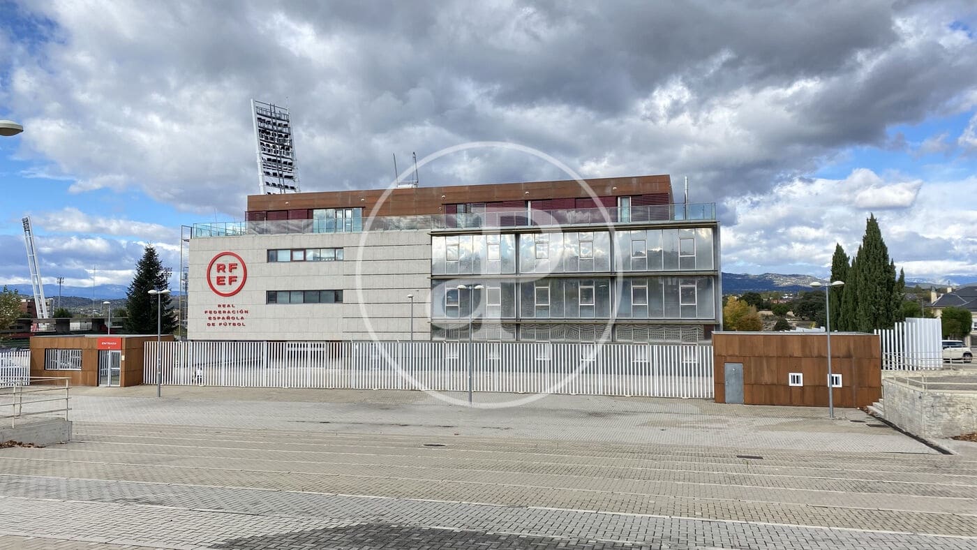 6 soverom Villa til salgs i Las Rozas de Madrid med svømmebasseng - € 1 250 000 (Ref: 9240422)