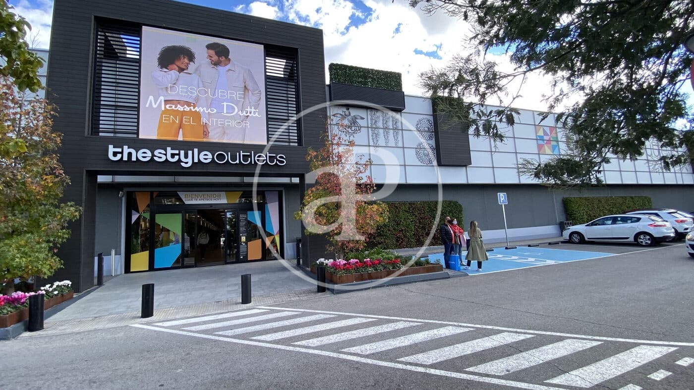 6 soverom Villa til salgs i Las Rozas de Madrid med svømmebasseng - € 1 250 000 (Ref: 9240422)