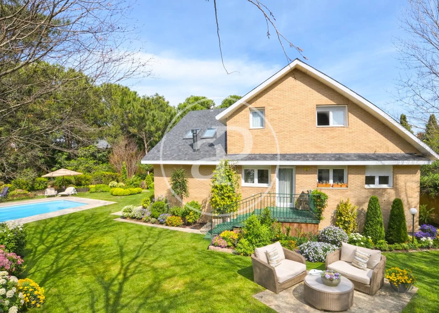 6 soverom Villa til salgs i Las Rozas de Madrid med svømmebasseng - € 1 250 000 (Ref: 9240422)