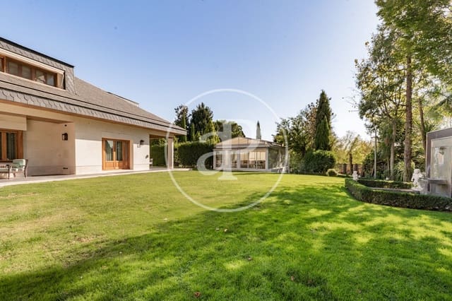 9 bedroom Villa for sale in Piovera, Madrid city with pool - € 7,000,000 (Ref: 9243420)