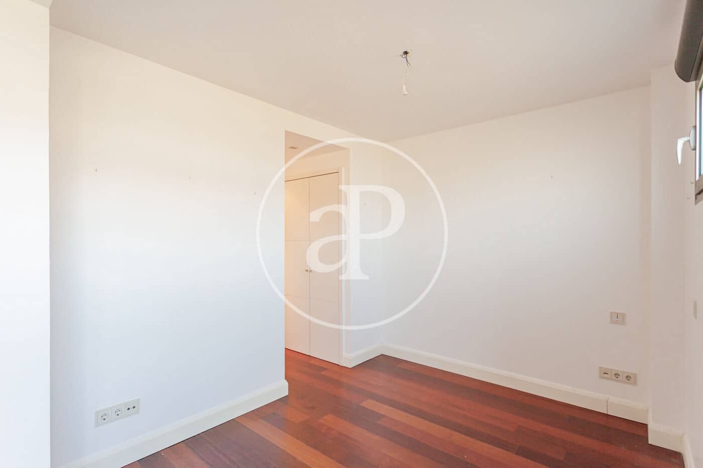 6 soveværelse Villa til leje i Pozuelo de Alarcon med swimmingpool - € 6.500 (Ref: 9243421)