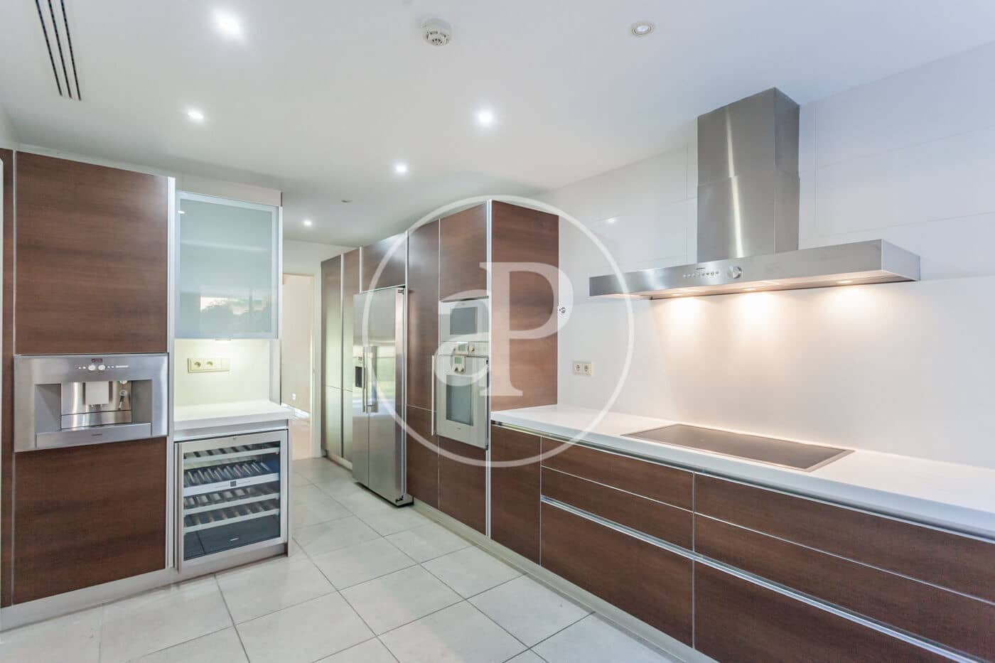 6 soveværelse Villa til leje i Pozuelo de Alarcon med swimmingpool - € 6.500 (Ref: 9243421)