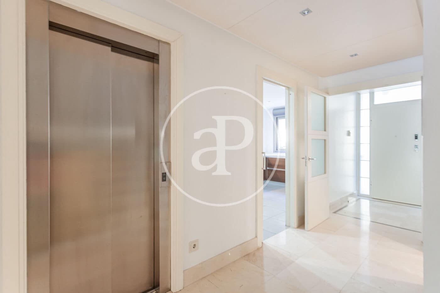 6 soveværelse Villa til leje i Pozuelo de Alarcon med swimmingpool - € 6.500 (Ref: 9243421)