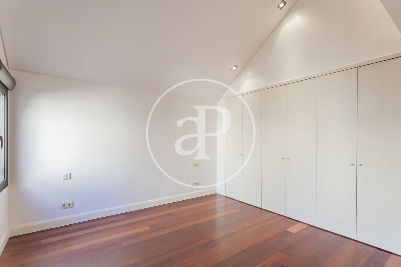 6 soveværelse Villa til leje i Pozuelo de Alarcon med swimmingpool - € 6.500 (Ref: 9243421)