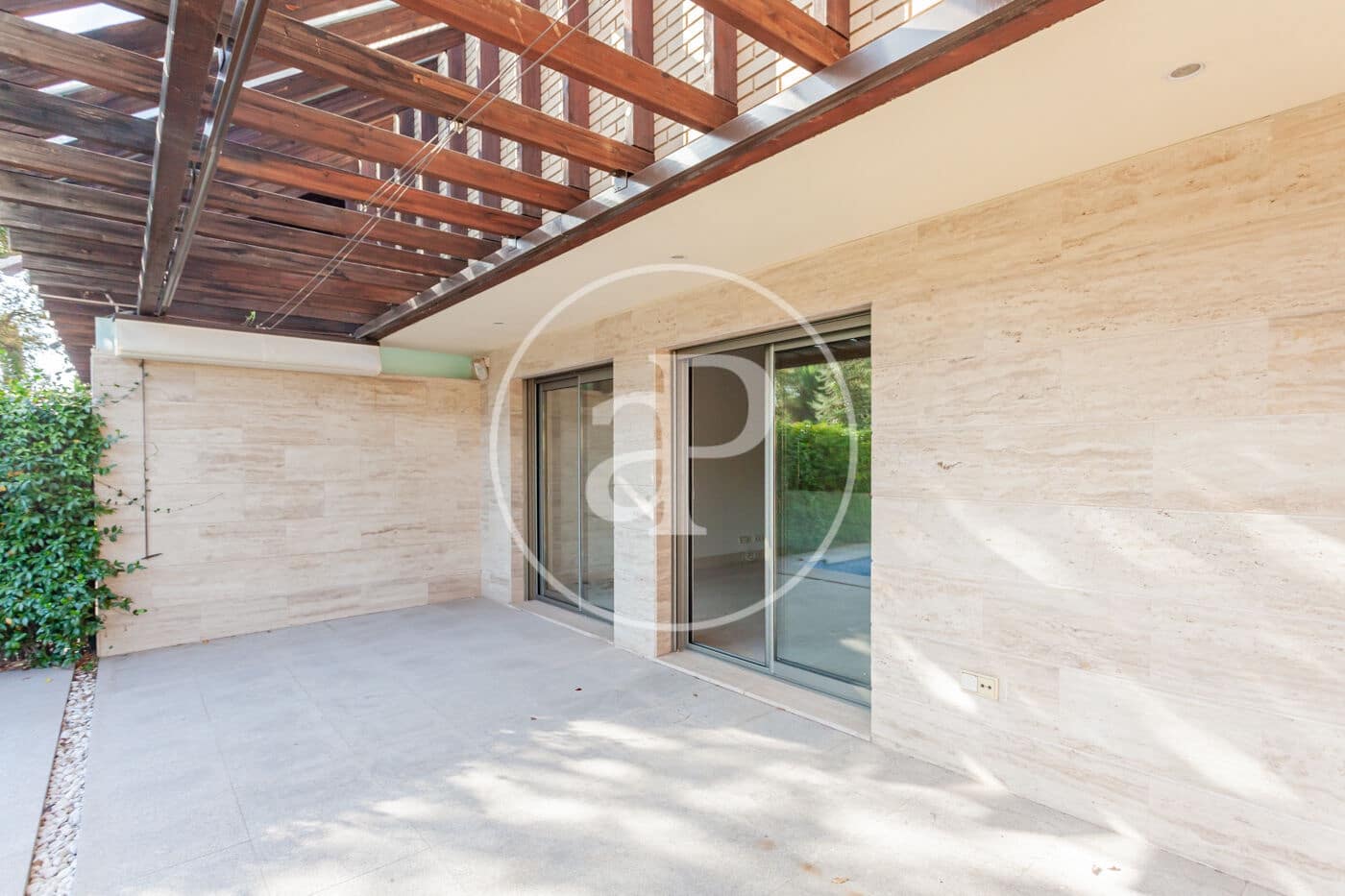 6 soveværelse Villa til leje i Pozuelo de Alarcon med swimmingpool - € 6.500 (Ref: 9243421)