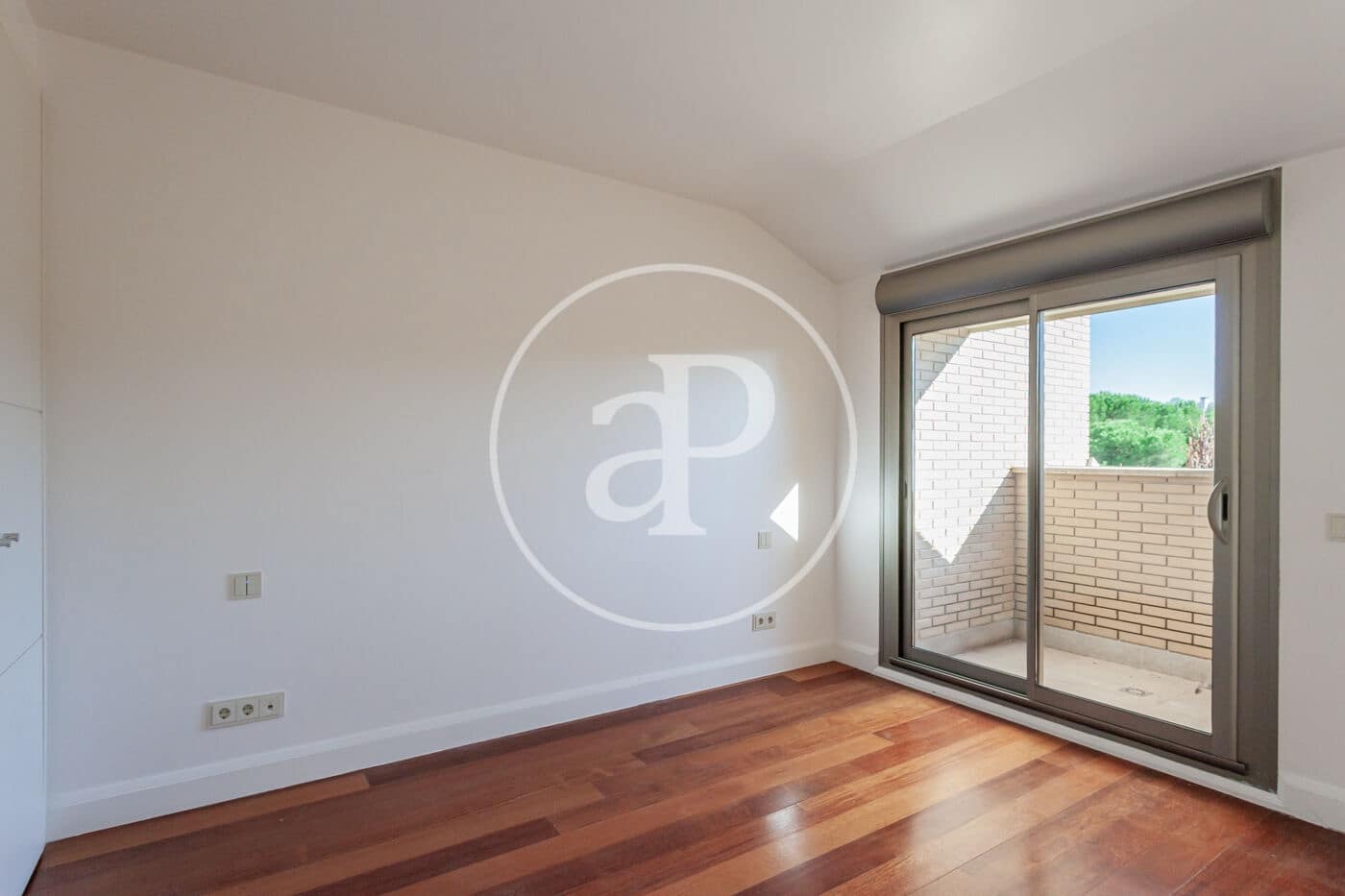 6 soveværelse Villa til leje i Pozuelo de Alarcon med swimmingpool - € 6.500 (Ref: 9243421)