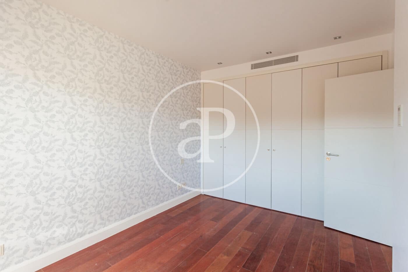 6 soveværelse Villa til leje i Pozuelo de Alarcon med swimmingpool - € 6.500 (Ref: 9243421)