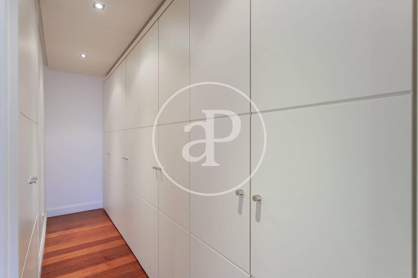 6 soveværelse Villa til leje i Pozuelo de Alarcon med swimmingpool - € 6.500 (Ref: 9243421)