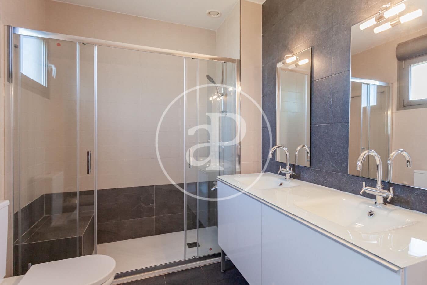 6 soveværelse Villa til leje i Pozuelo de Alarcon med swimmingpool - € 6.500 (Ref: 9243421)