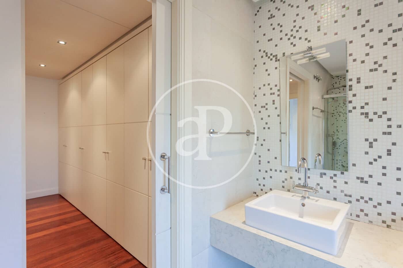 6 soveværelse Villa til leje i Pozuelo de Alarcon med swimmingpool - € 6.500 (Ref: 9243421)