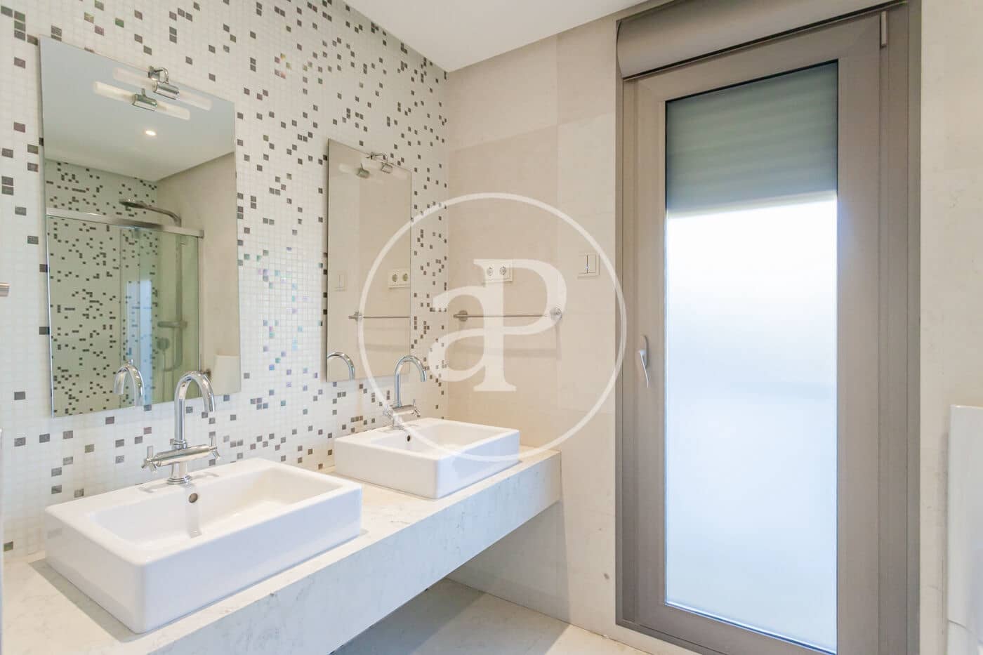 6 soveværelse Villa til leje i Pozuelo de Alarcon med swimmingpool - € 6.500 (Ref: 9243421)