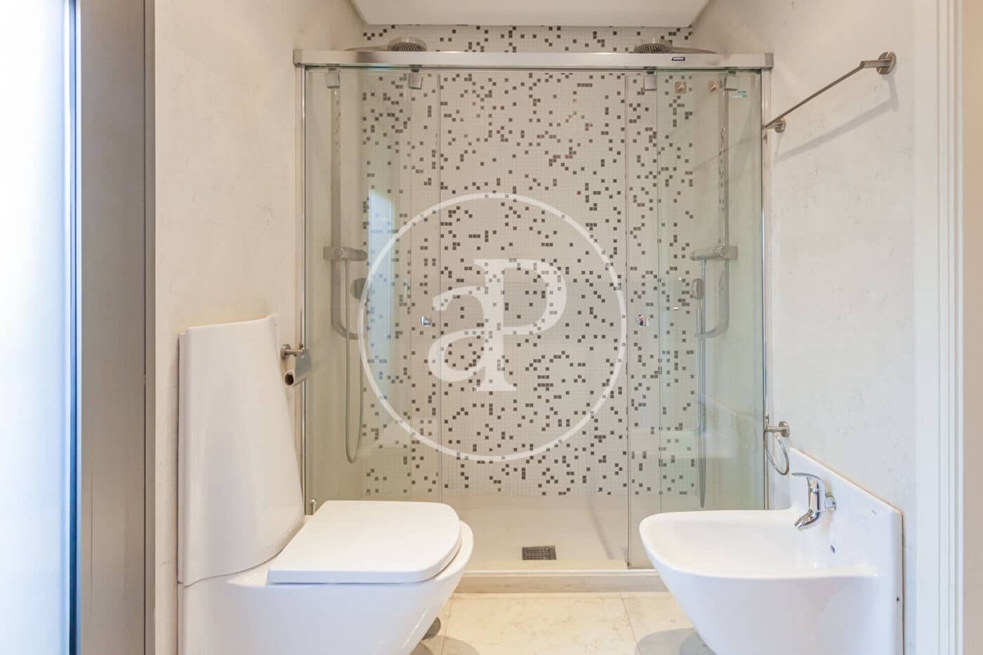 6 soveværelse Villa til leje i Pozuelo de Alarcon med swimmingpool - € 6.500 (Ref: 9243421)