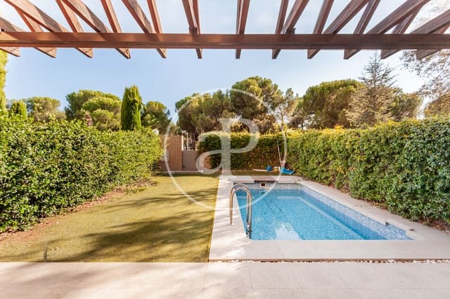 6 bedroom Villa for rent in Pozuelo de Alarcón with pool - € 6,500 (Ref: 9243421)