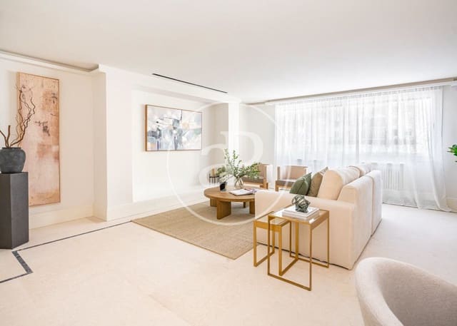 3 soveværelse Lejlighed til salg i Almagro, Madrid by - € 2.600.000 (Ref: 9247312)