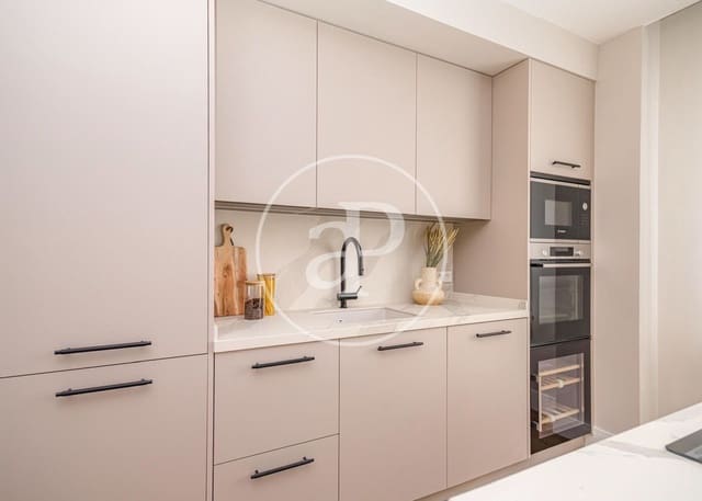 3 sypialnia Apartament na sprzedaż w Rios Rosas, Miasto Madryt - 1 550 000 € (Ref: 9247315)