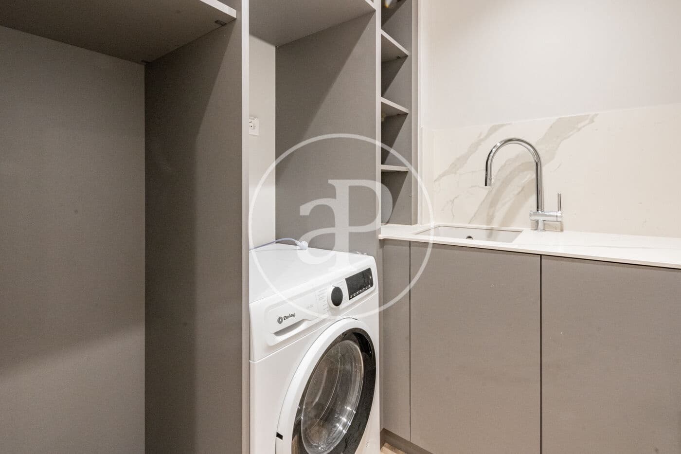 4 slaapkamer Appartement te koop in Madrid stad - € 2.595.000 (Ref: 9247318)