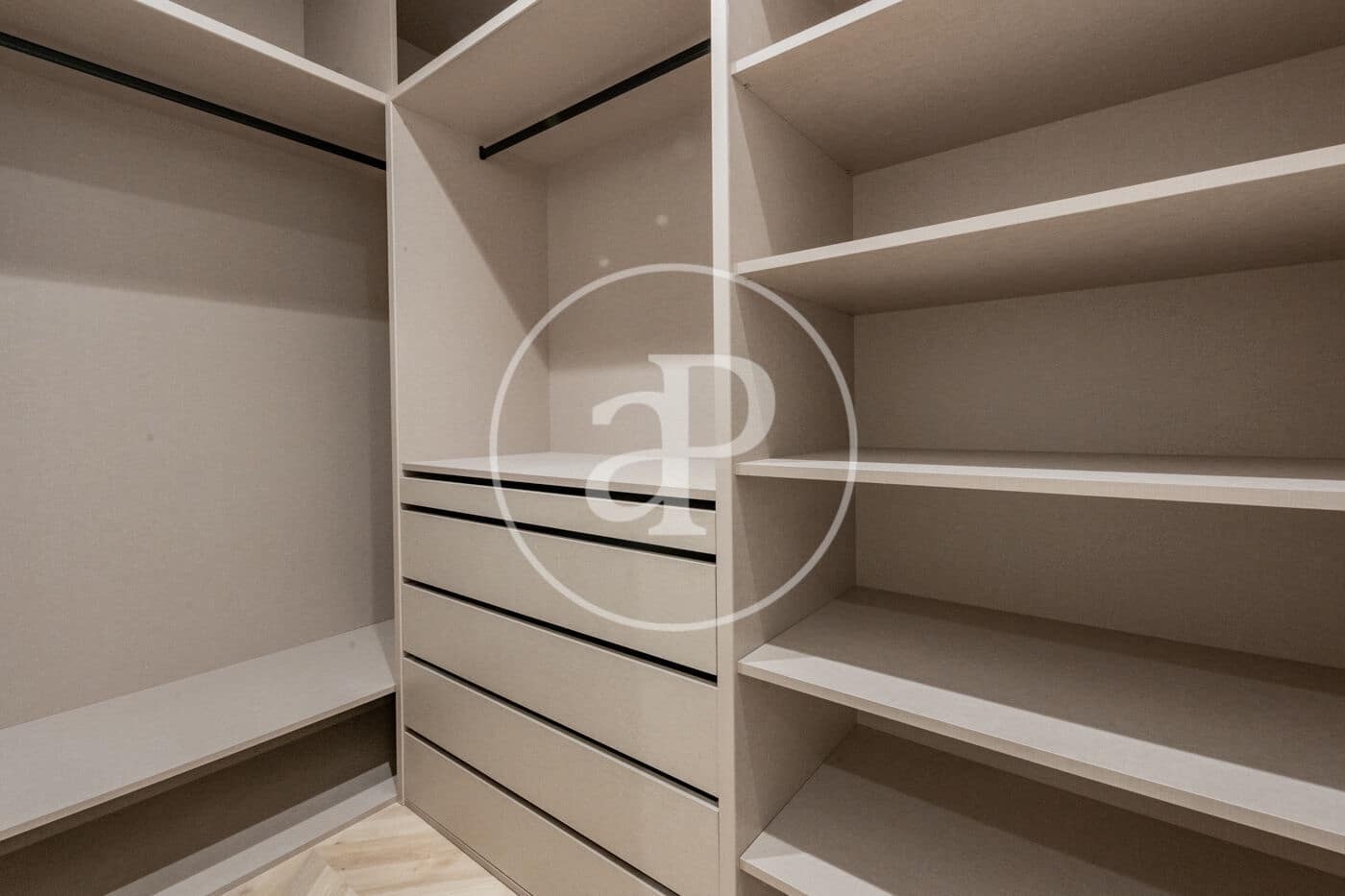 4 slaapkamer Appartement te koop in Madrid stad - € 2.595.000 (Ref: 9247318)