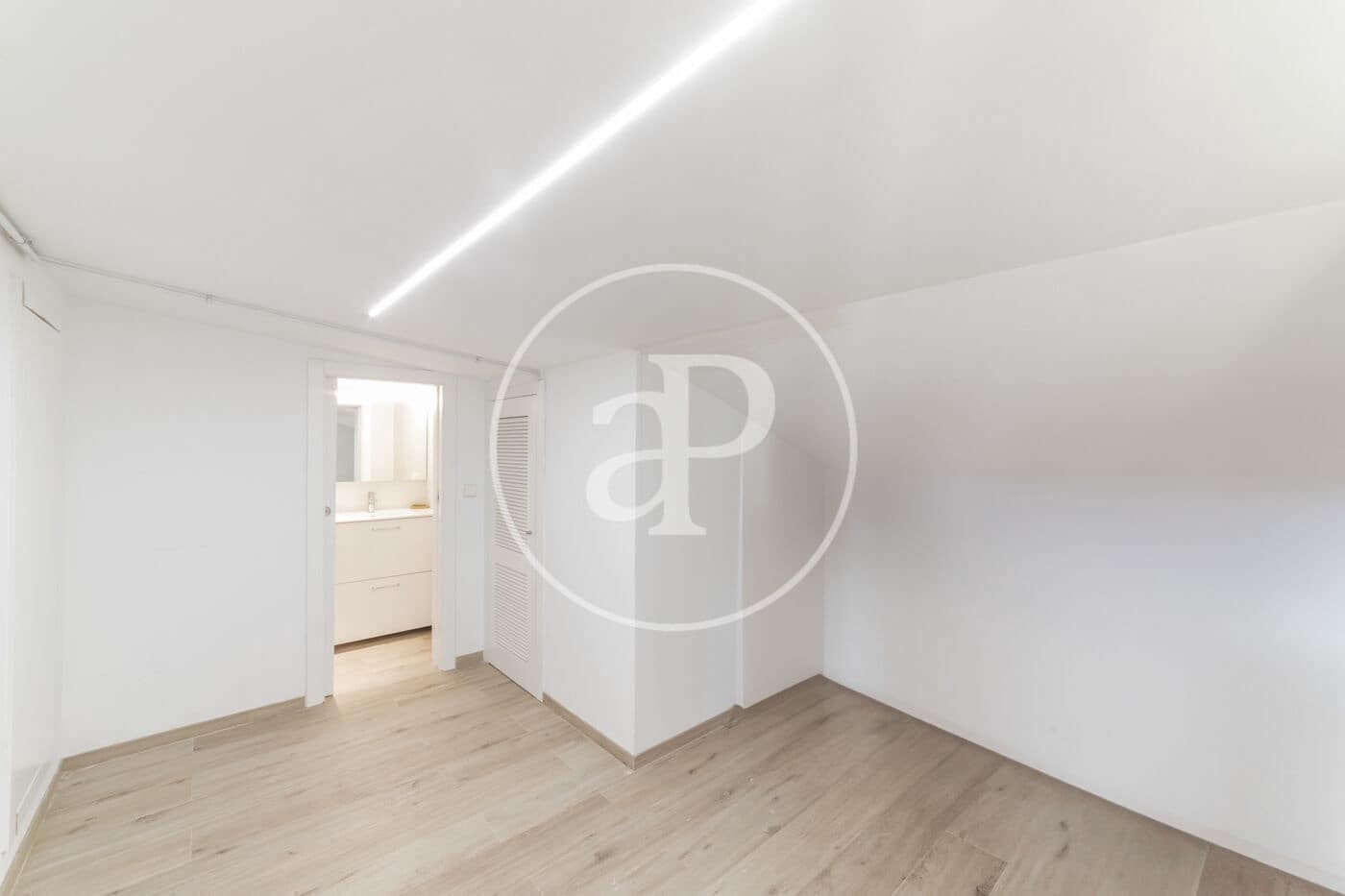 4 makuuhuone Kattohuoneisto myytävänä paikassa Madrid kaupunki mukana uima-altaan - 1 895 000 € (Ref: 9252477)