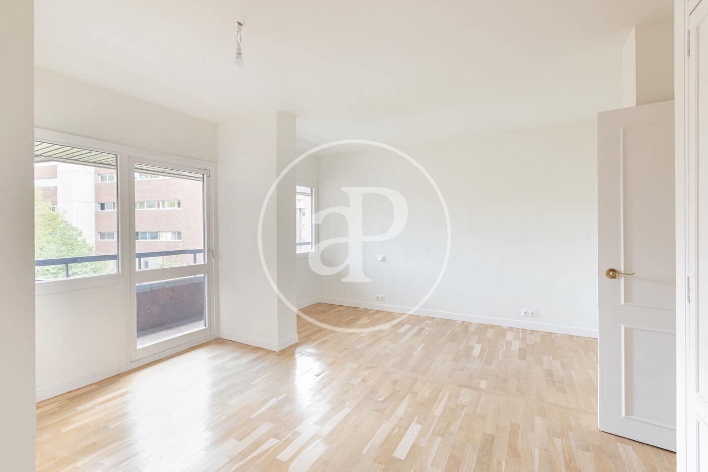 2 soverom Leilighet til leie i Madrid by med svømmebasseng garasje - € 2 600 (Ref: 9255289)