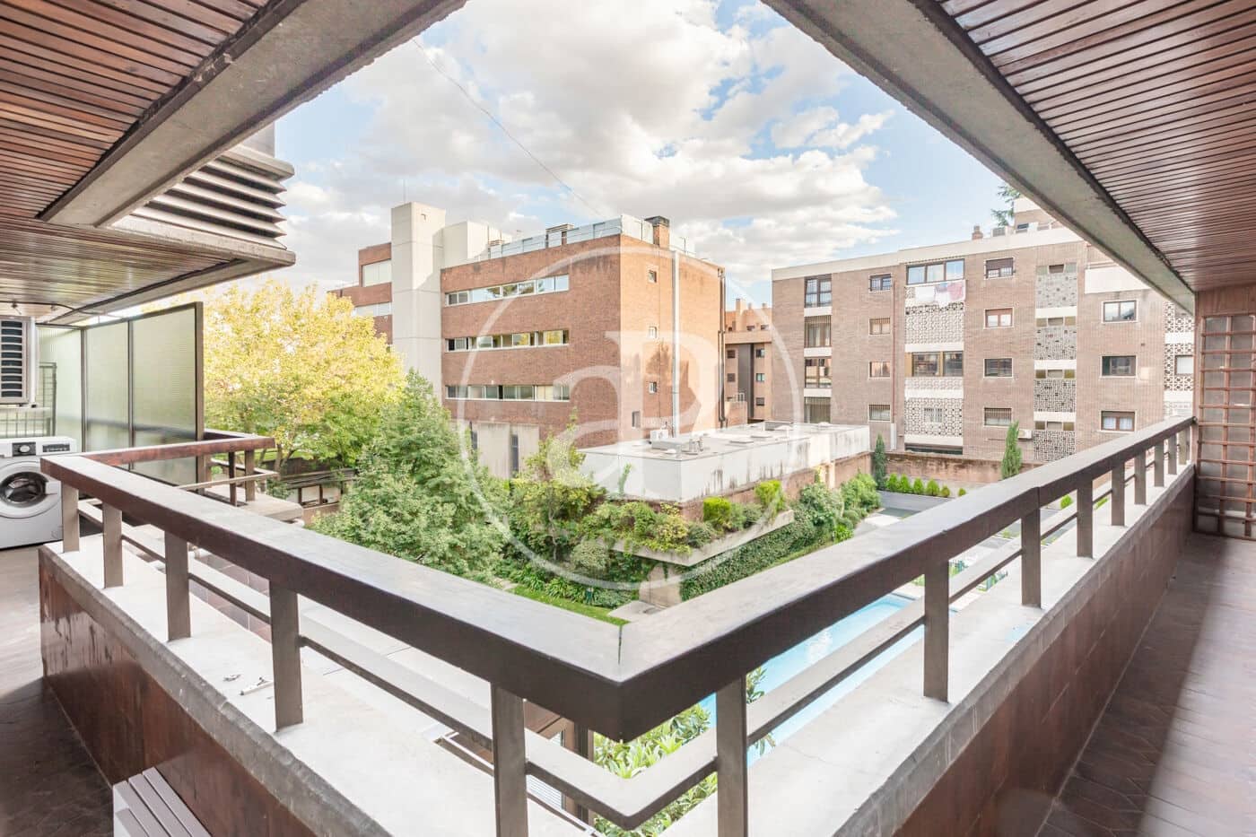 2 soverom Leilighet til leie i Madrid by med svømmebasseng garasje - € 2 600 (Ref: 9255289)