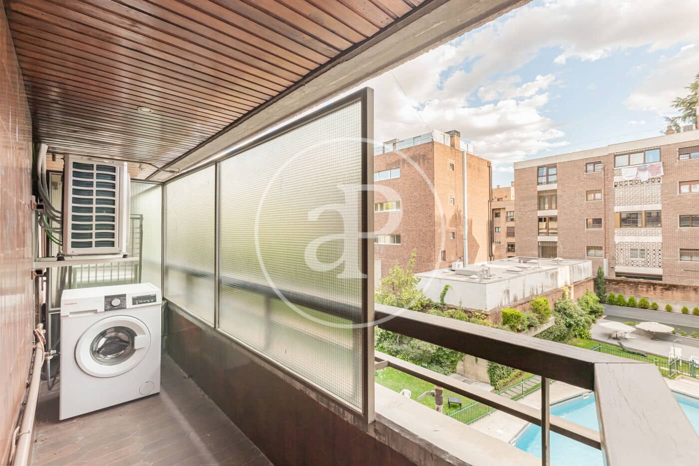2 soverom Leilighet til leie i Madrid by med svømmebasseng garasje - € 2 600 (Ref: 9255289)