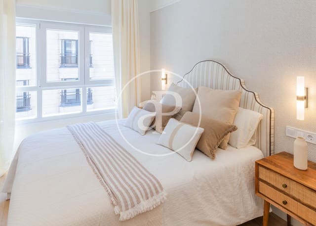 3 soveværelse Lejlighed til salg i Cuatro Caminos, Madrid by - € 1.395.000 (Ref: 9255297)