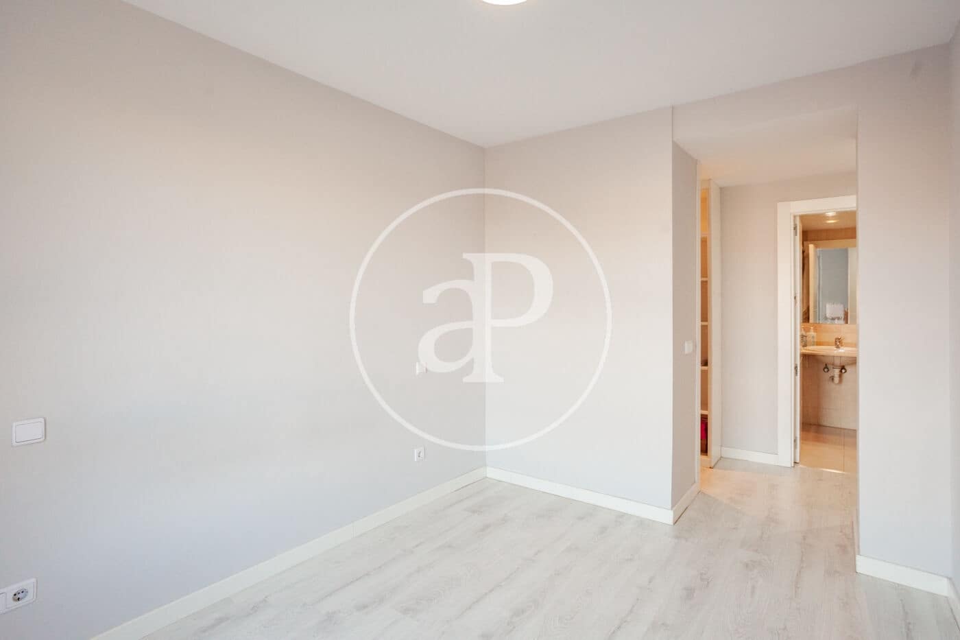 4 bedroom Apartment for sale in Las Rozas de Madrid with pool - € 675,000 (Ref: 9258127)