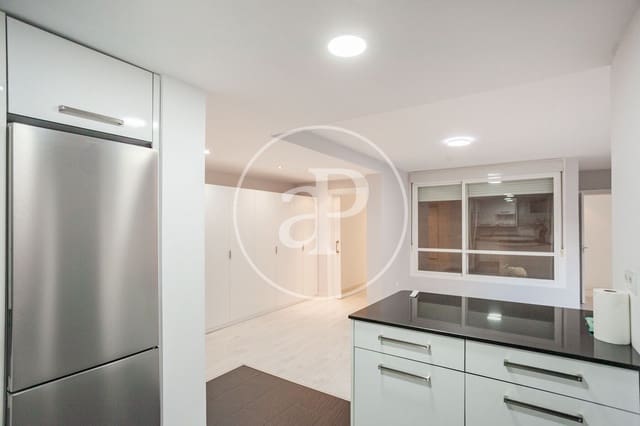 4 bedroom Apartment for sale in Las Rozas de Madrid with pool - € 675,000 (Ref: 9258127)