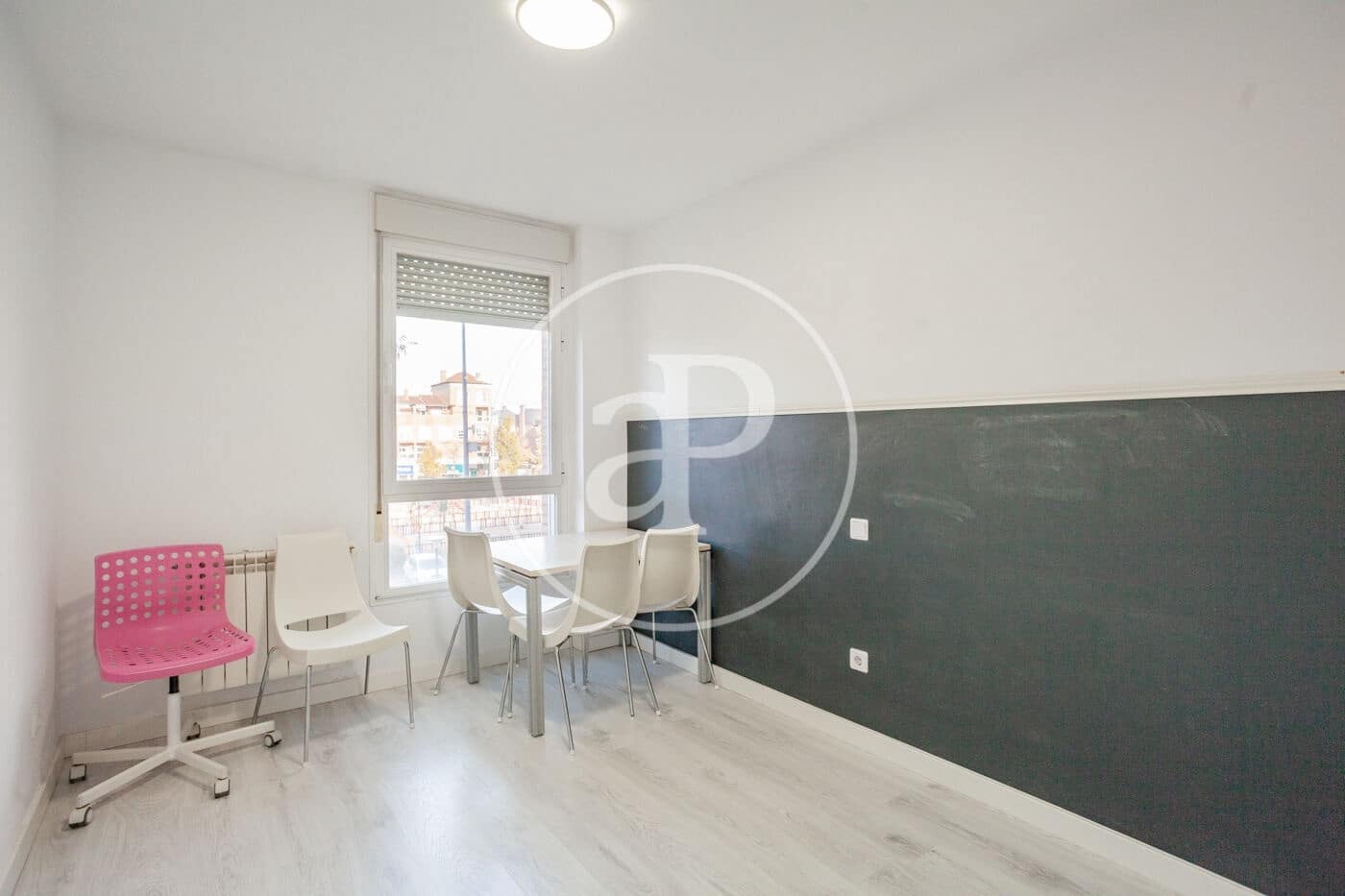 4 bedroom Apartment for sale in Las Rozas de Madrid with pool - € 675,000 (Ref: 9258127)