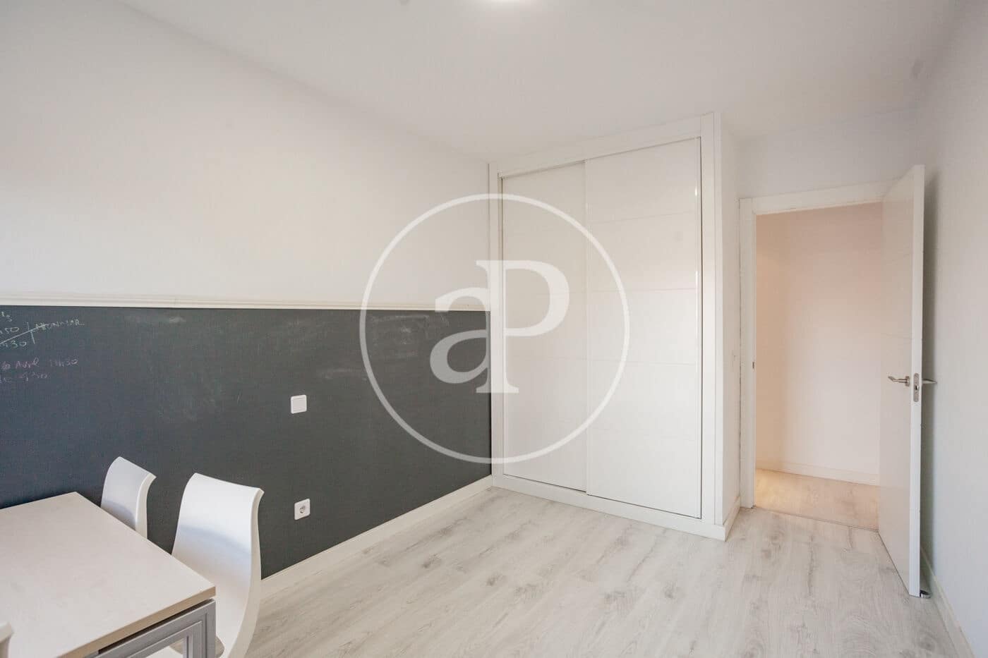 4 bedroom Apartment for sale in Las Rozas de Madrid with pool - € 675,000 (Ref: 9258127)