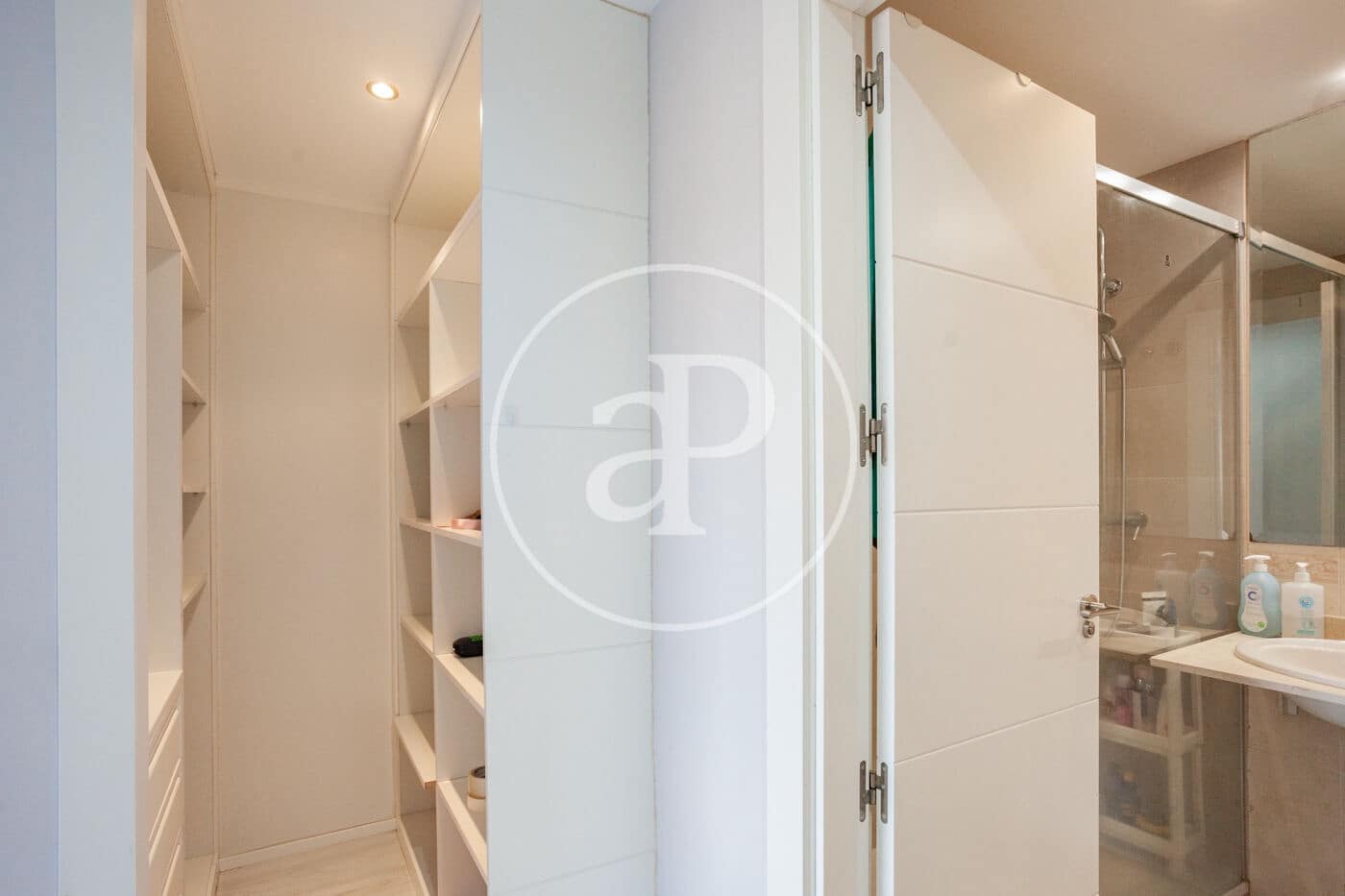 4 bedroom Apartment for sale in Las Rozas de Madrid with pool - € 675,000 (Ref: 9258127)